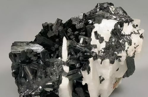 璀璨瑰寶 美國常見的寶石、礦物原石與金屬礦石